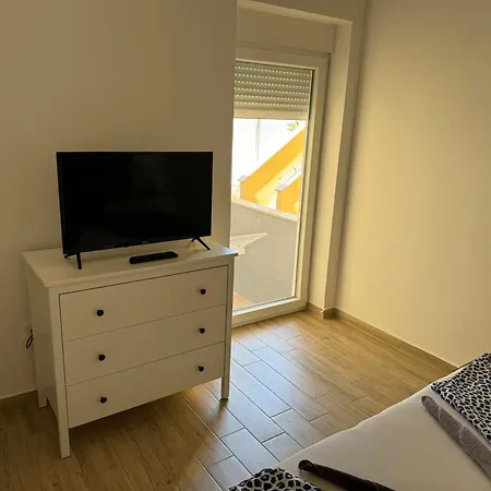 Apartman Na Katu Bijele Kuce Mandre