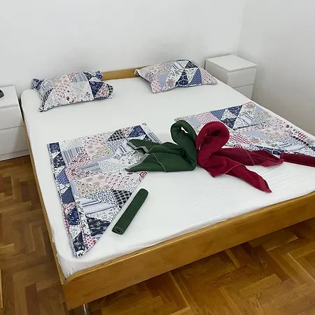 Apartamento Na Katu Bijele Kuce Mandre